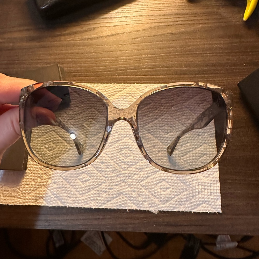 Dolce & Gabbana Sunglasses with Original Case - Pre-owned Clear Lenses - Picture 6 of 11
